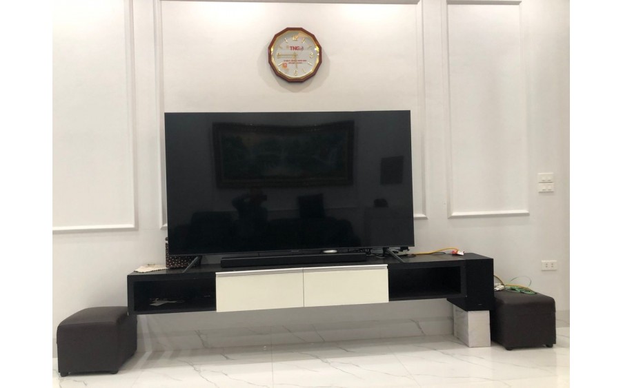 Nhà Ngọc Thụy 78m2,5 tầng,8.9 tỷ Long Biên. Ô tô đỗ cửa, thang máy, nội thất nhập khẩu.
